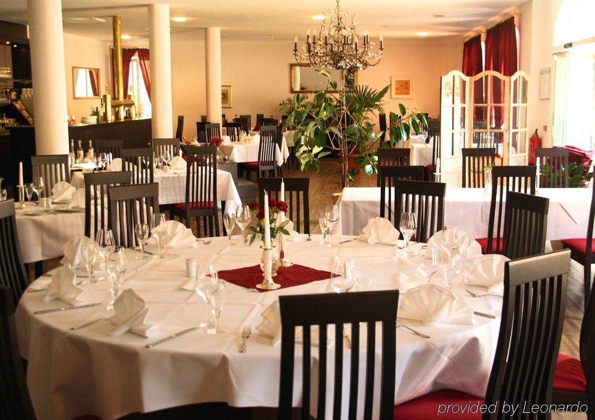 Kulturhotel Furst Puckler Park Bad Muskau Restaurant bilde